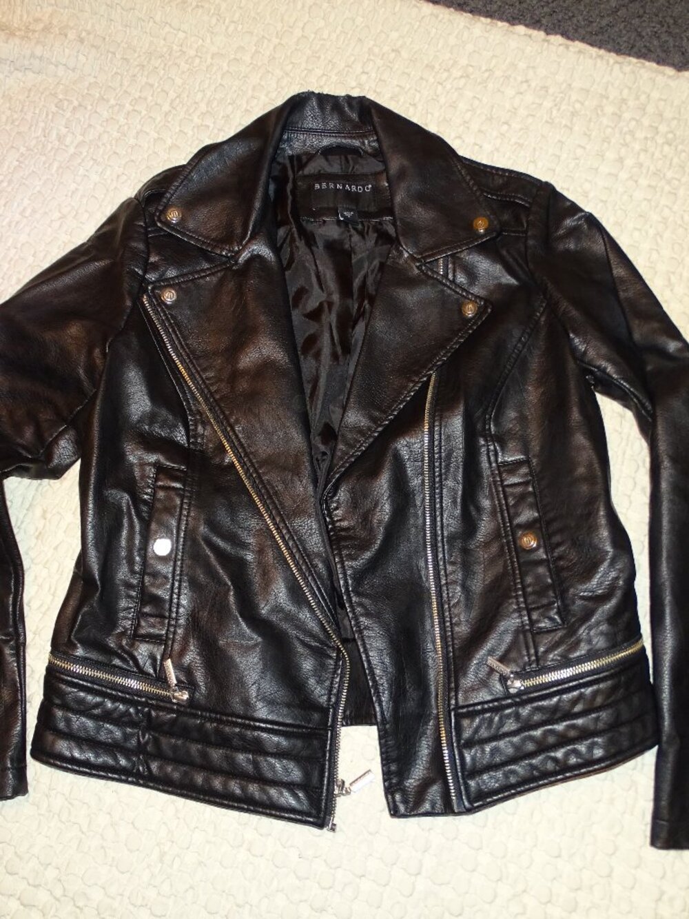 Bernardo Black Leather Cropped Moto Jacket Asymmetric Zip Silver Hardware Size M